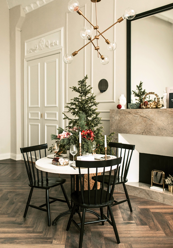 Des accents lumineux dans le salon à l'occasion de Noël