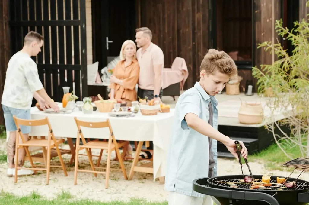 Pâques en plein air avec une station de barbecue